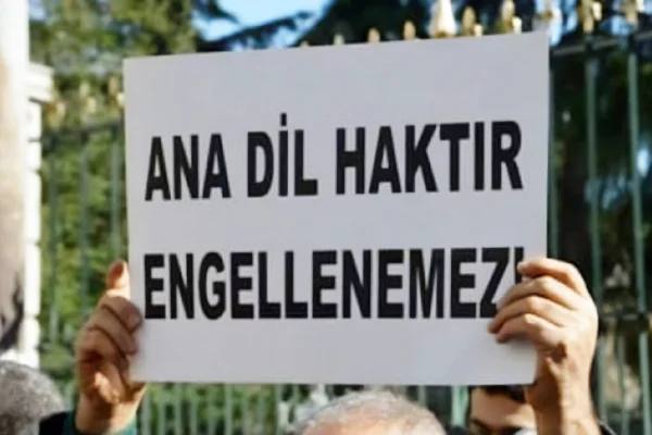 Lazlardan anadilde eğitim talebi