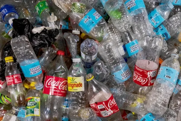Dünya şirketlerin plastik çöplüğü oldu