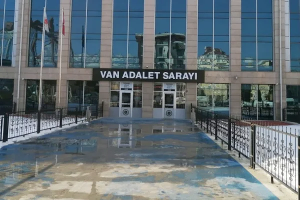 Tecavüzcü aramızda dolaşıyor