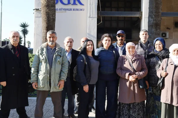İzmir'de tutsaklarla dayanışma