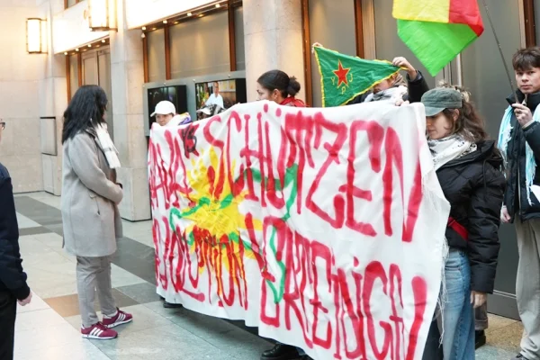 Enternasyonalistlerden eylem