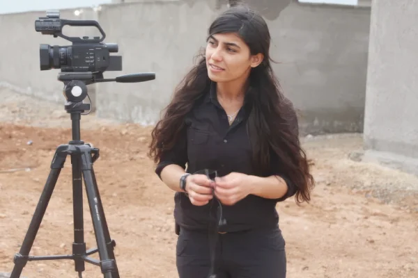 Kamerası direnenlere çevriliydi