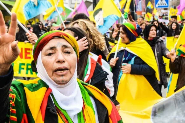 Silah mı siyaset mi?