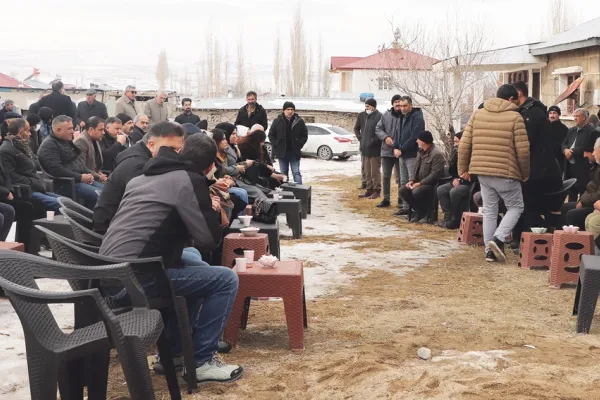 Polis ablukasında taziye