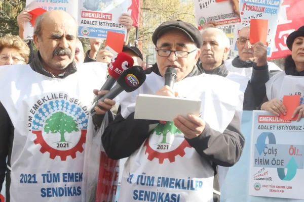 Emeklilerden iktidara kırmızı kart