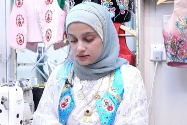 Sonya’nın rengârenk kıyafetleri