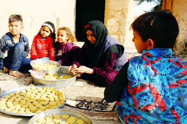 Karanlıkta yaşamı kuruyor