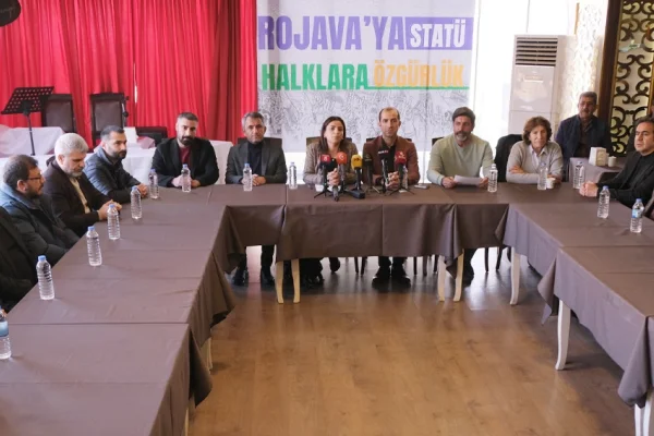 Rojava’ya statü, halklara özgürlük