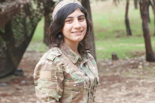 Halayla direnişe katıldı