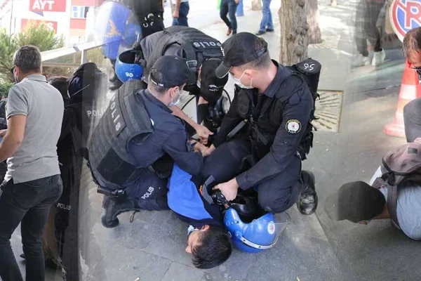 Polis terör estiriyor