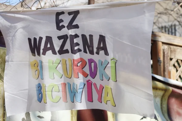 Kürtçe vahşi bir saldırı altında