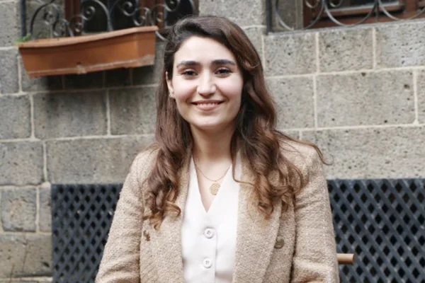Xwebûna Jin kapılarını açtı