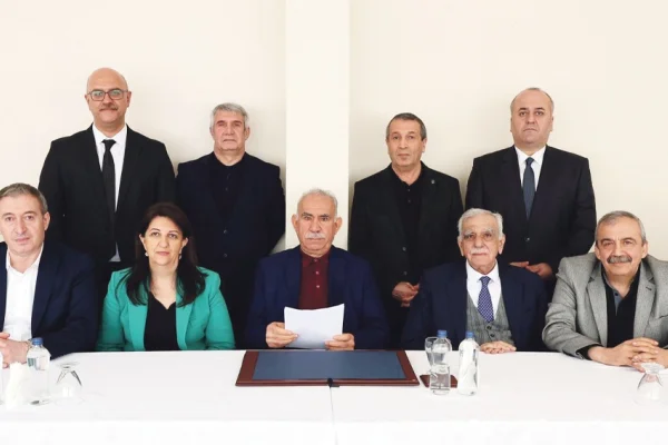 Demokrasi dışı bir yol yoktur