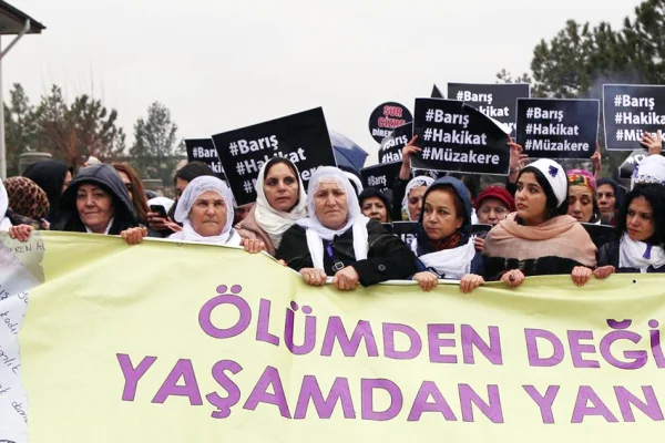 Barış sadece Kürtlerin mi talebidir?