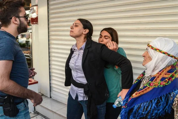 Devlet üniformalısına tecavüz izni veriyor