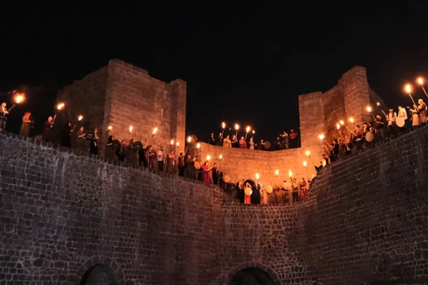 Newroz: bereketten isyana, isyandan özgürlüğe