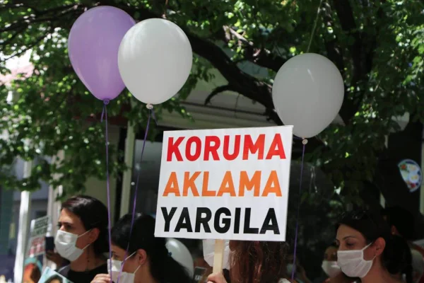Medyanın işi gücü faili aklamak