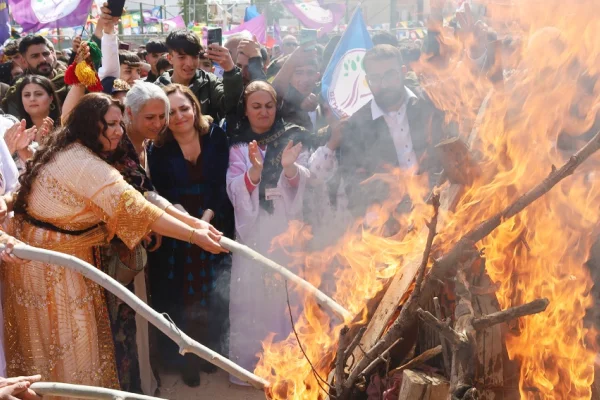 Newroz ateşi Kuzey'i sarıyor