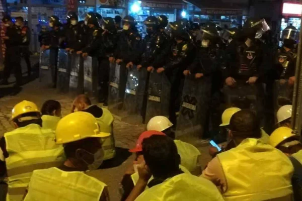 Jandarma bariyerinde sabahladılar