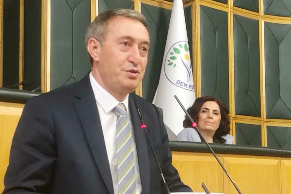 Ne vesayet ne de merkezileşme
