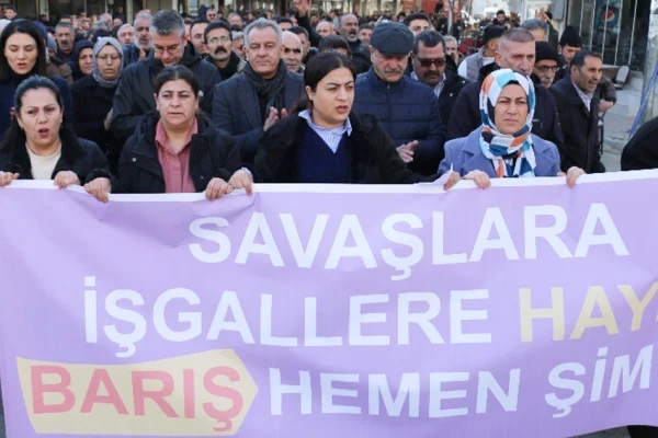 Türkiye barış ve demokrasiden korkuyor