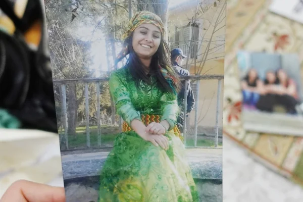 Kavgamız karanlıkla, mecburuz aydınlığa