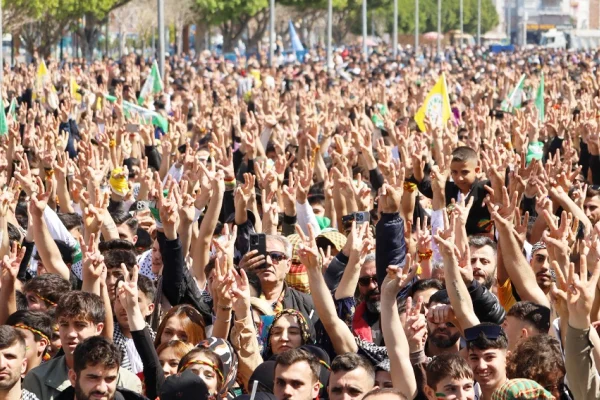 Barış ve demokrasi için mücadele gerek
