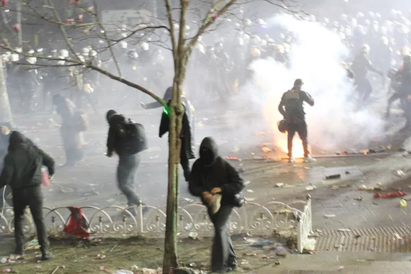İktidar darbe çıkmazında