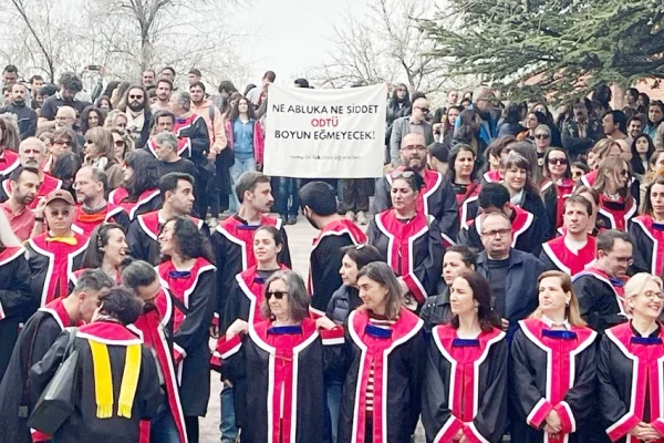 Üniversite sessizliği bitti
