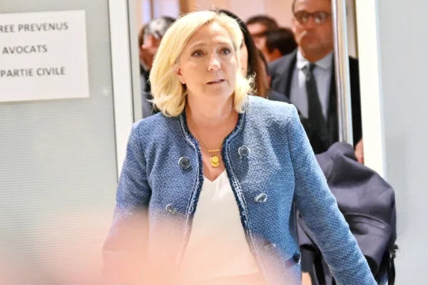 Le Pen ve sağcılar öfkeli