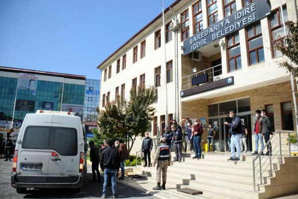 Kadın müdürlüğünü de kapattı
