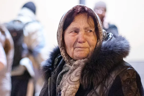 Yaşlı kadınlar yoksulluğa sürükleniyor