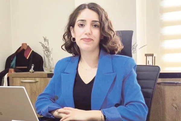 Hem mağduru, hem dedektifi