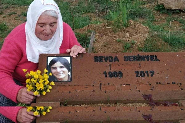 Barbarları beklerken