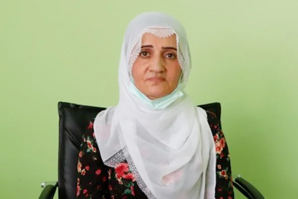 Dayanılacak şey değil, yine de dayanıyoruz