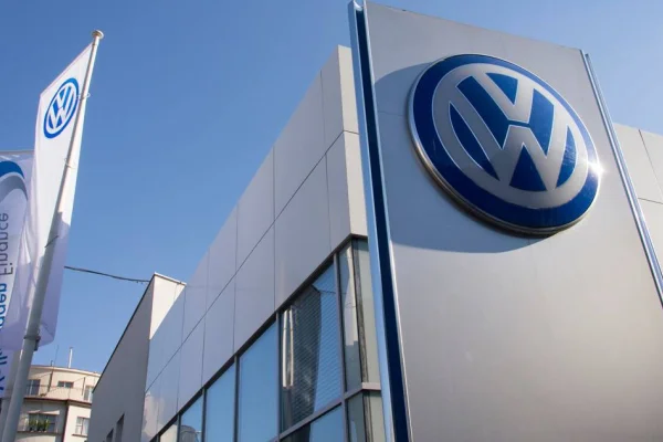 Volkswagen ırkçı reklamı kaldırdı