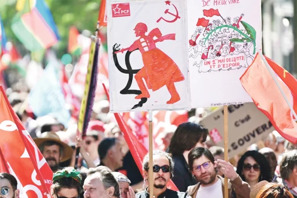 Yüz binlerce işçi alanlarda