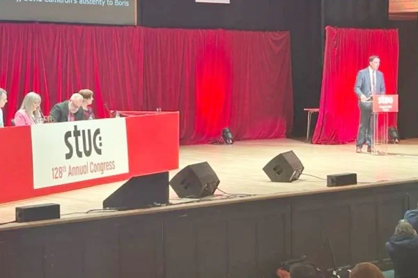 STUC’dan Öcalan’a destek