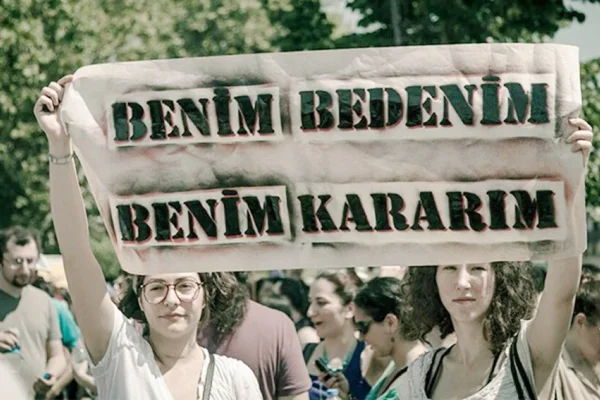 Kadın bedeni siyasetin aracı mı?