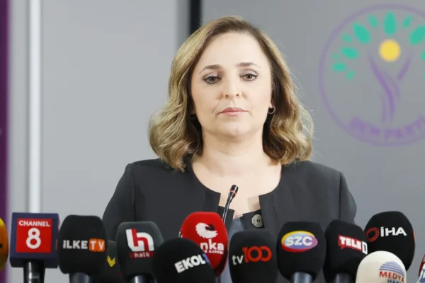 Paniğe sürüklemek istemedi