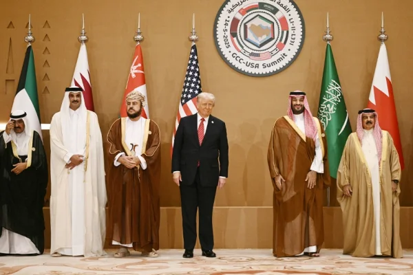 Trump Araplarla yakınlaşıyor, AB Rusya’ya yükleniyor