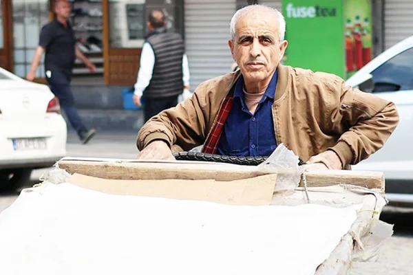 Çalışıyorum ama yoksulum