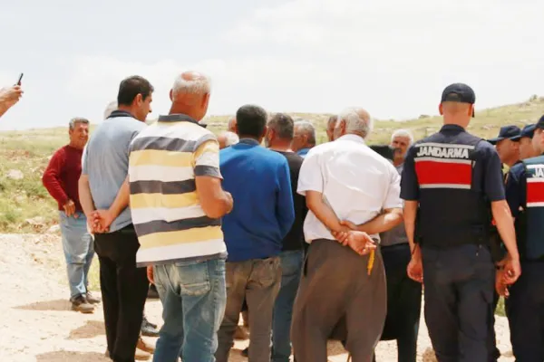7 köyün ortasına taş ocağı