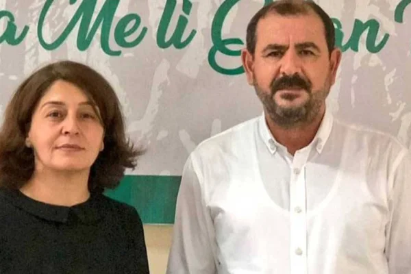 Kongrelerine katılmaları suç!