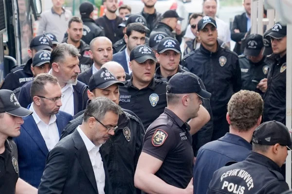 5 belediye başkanı görevden alındı
