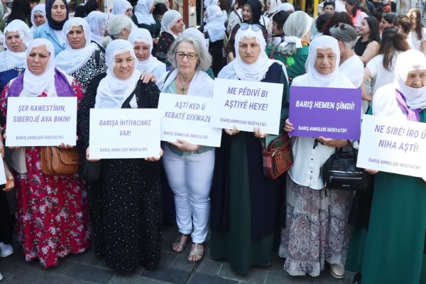 Hiç bayram kutlamıyoruz ki!