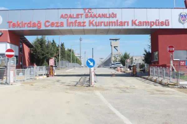 Yorumun yoksa hapiste kal