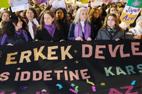 Partiyarkayı yıkmak devrimden daha zor