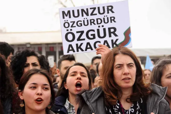 Munzur’da yıkım sürüyor