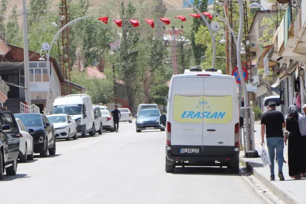 Elbak’ta sadece yaşlılar kaldı